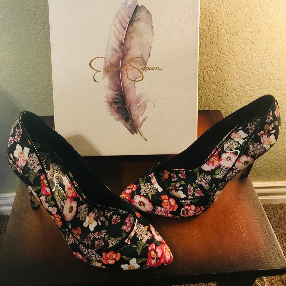 Jessica Simpson Floral Pumps